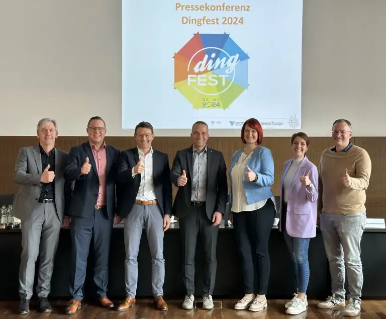 Teilnehmer an der Pressekonferenz des Dingfests 2024